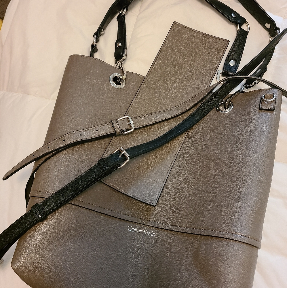 Calvin Klein Reversible Tote - Picture 5 of 15